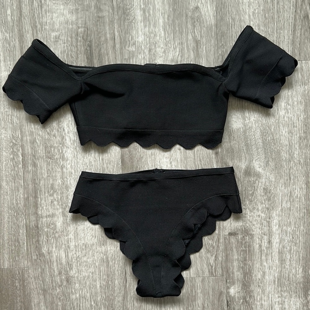PrettyLittleThing Black Scallop Off-Shoulder Bikini Set